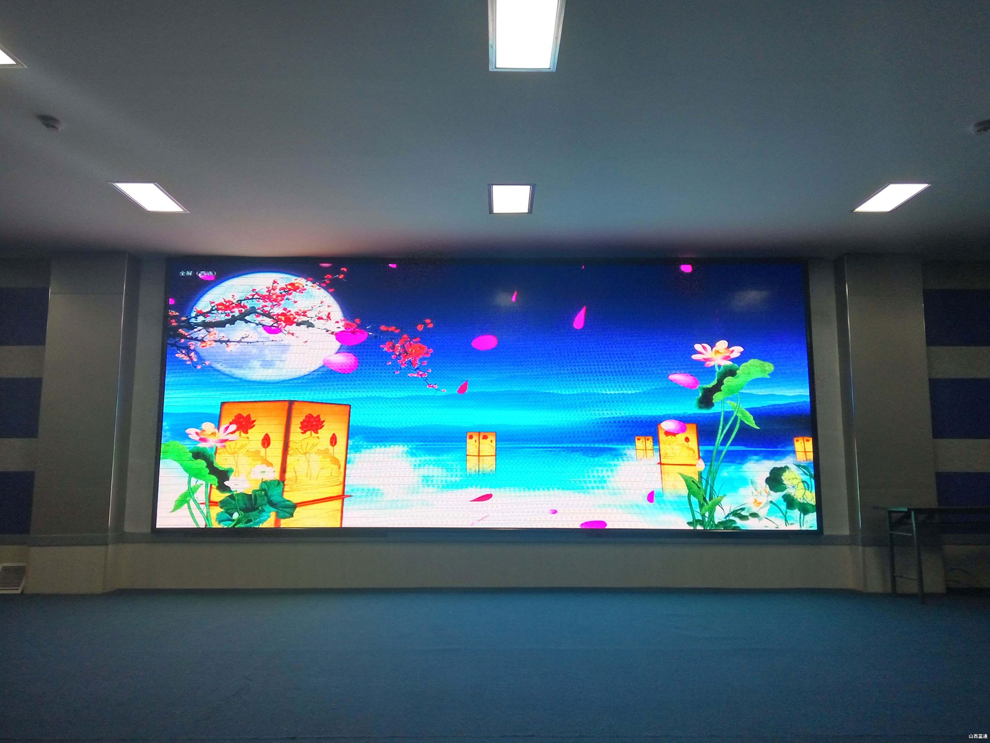 AMOUY艾默依P3室内LED显示屏